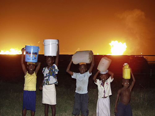 children-with-gas-flare