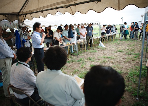 9月2日には、関係者と地元の方を招いた「花見会」も開催されました。