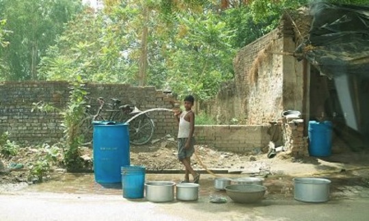 インドの貧困層に水を売る