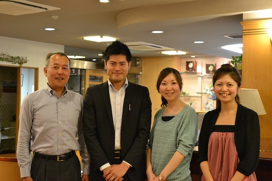 左から、SVP東京の支援チームリーダーの入部さん、「リリムジカ」代表取締役の管さん、取締役の柴田さん、ミュージックファシリテーターの梅崎さん