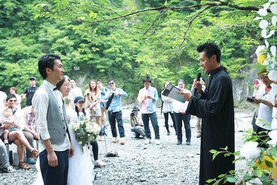 奥多摩のキャンプ場で行われた結婚式の様子　撮影：安彦幸枝