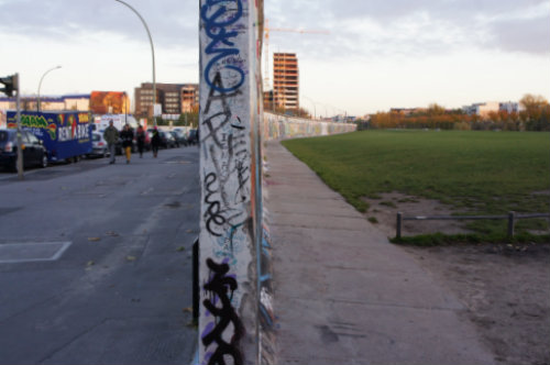 1961年から1989年まで、ベルリンの街を東西に隔てていた「ベルリンの壁」