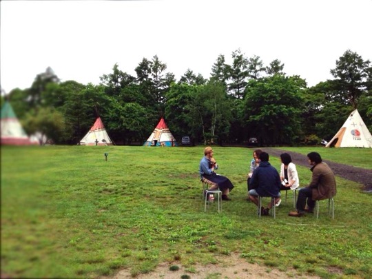 自分たちで結婚式を手づくりするとき どんな準備が必要なの H O W 柿原優紀さんに聞く Diyウエディングの会場探しのヒント Greenz Jp グリーンズ