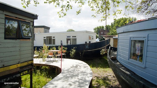 houseboat1