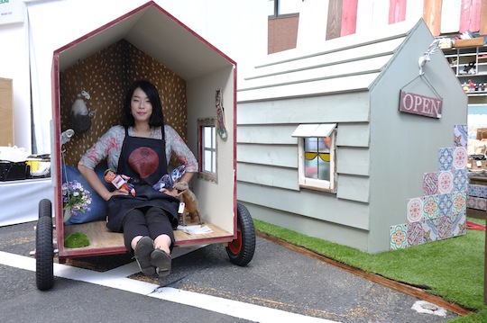 小屋から考える 自分らしい暮らし 日本初 住宅展示場ならぬ 小屋展示場 Greenz Jp グリーンズ