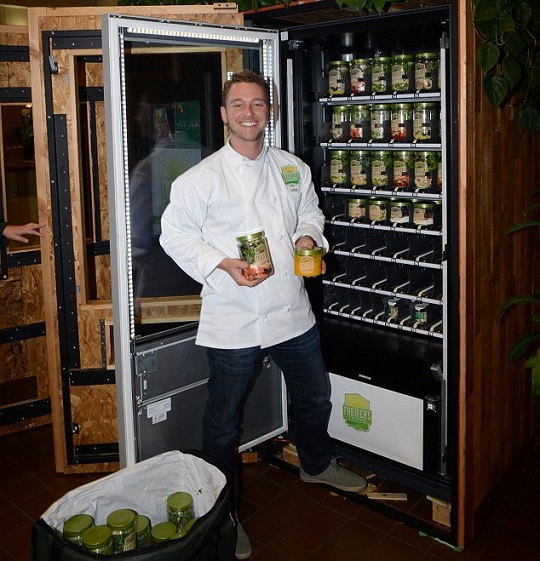 Vending machine targets healthy eaters with salads